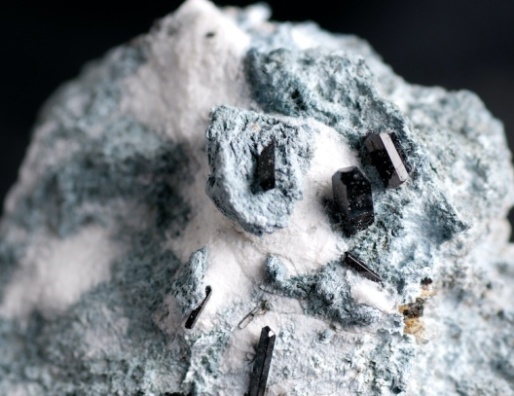 Sentetik Zeolit: Kurutma ve Saflaştırmada Moleküler Eleklerin Rolü